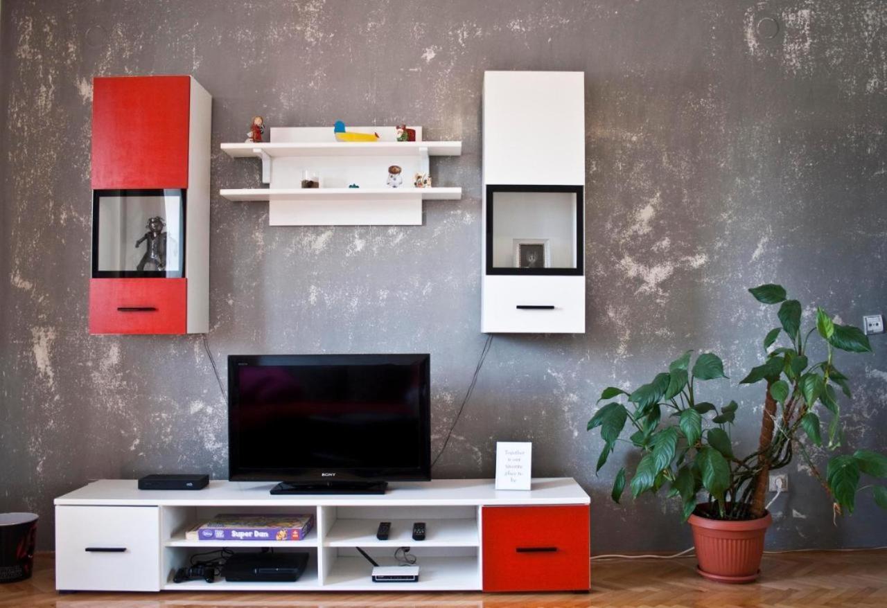 Jan Apartment โรวีน ภายนอก รูปภาพ