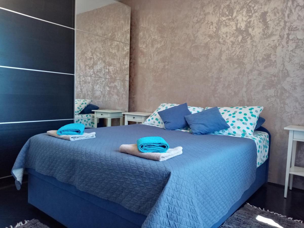 Jan Apartment โรวีน ภายนอก รูปภาพ