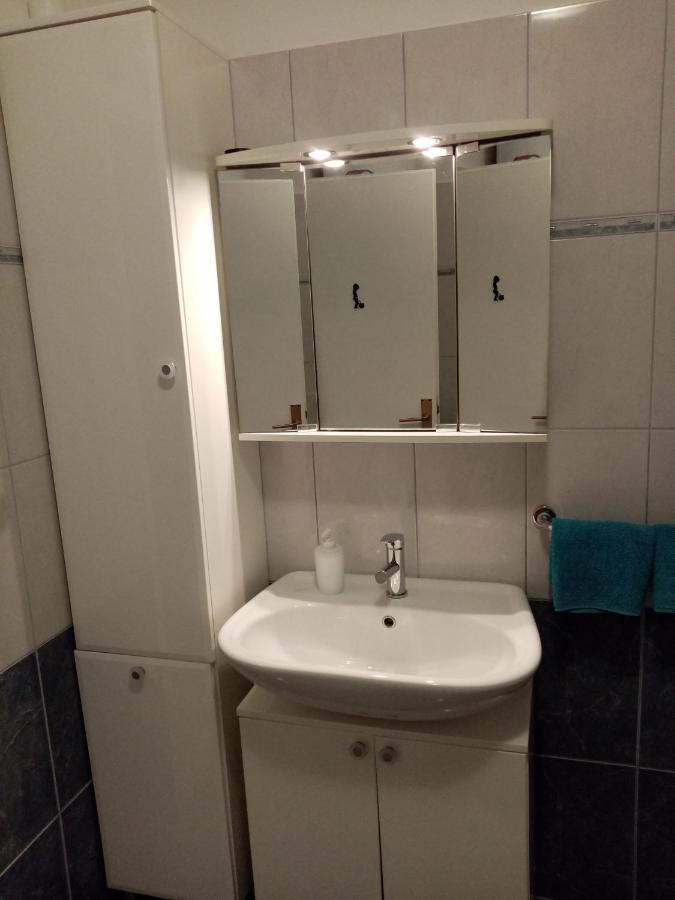Jan Apartment โรวีน ภายนอก รูปภาพ